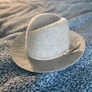 Grey fedora